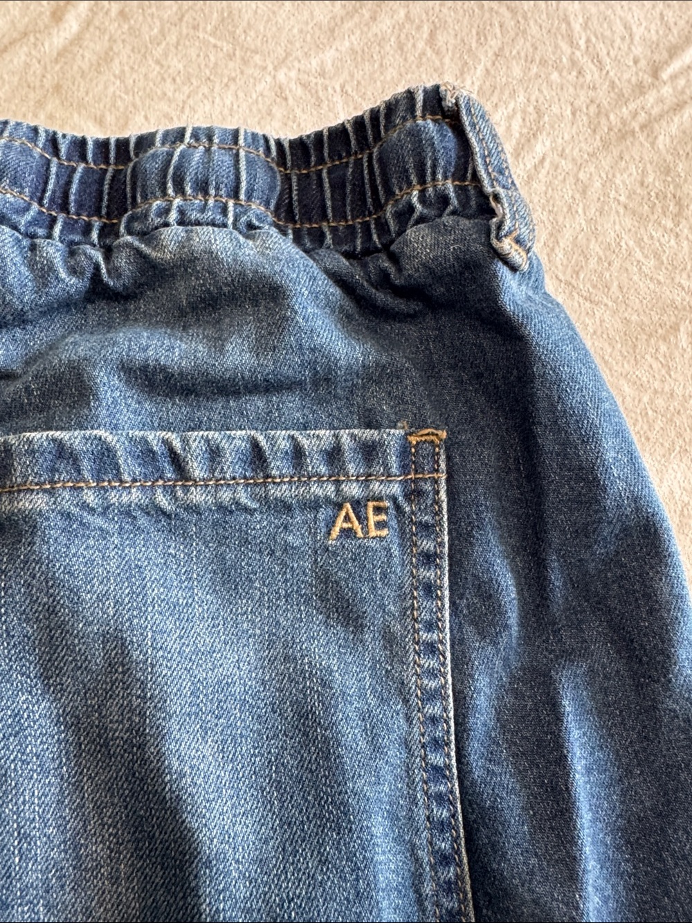 American Eagle Outfitters High Rise Washed Blue Denim Jogger Jeans Size 6 - Picture 3 of 7